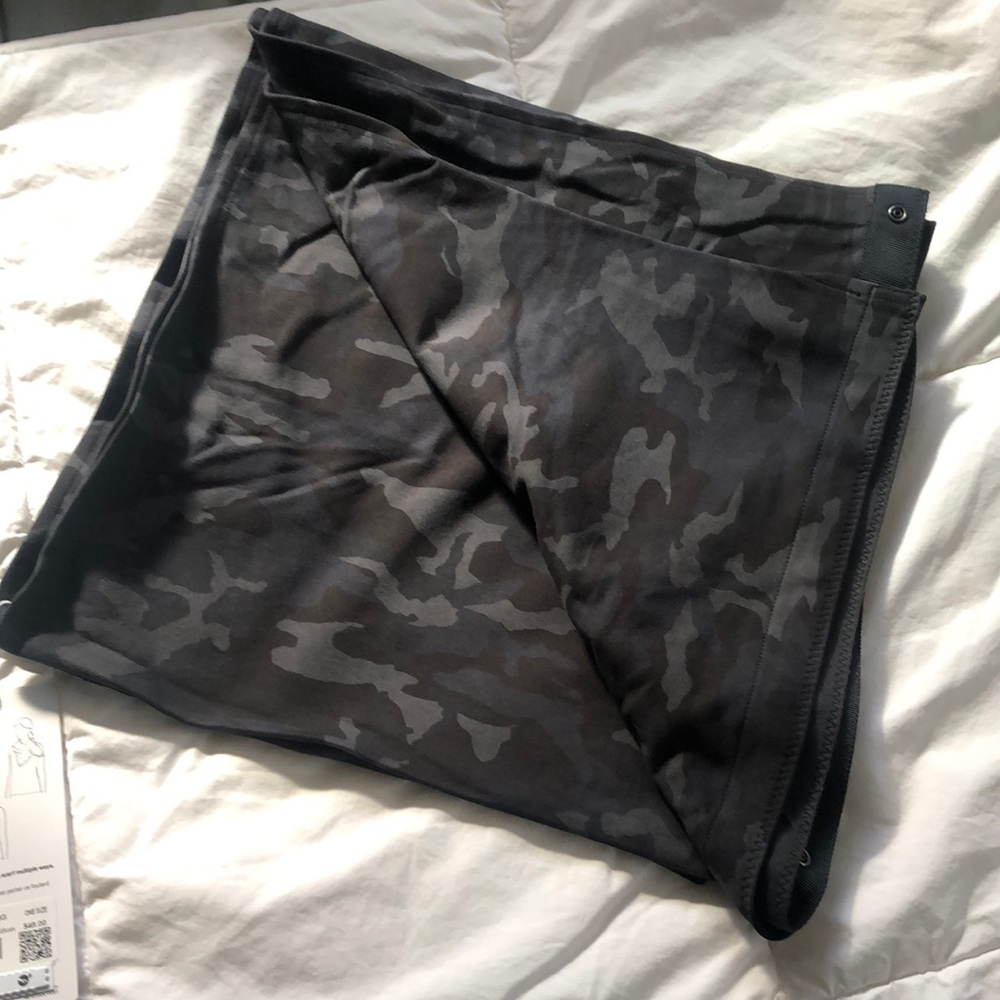 Lululemon Vinyasa Camo Scarf